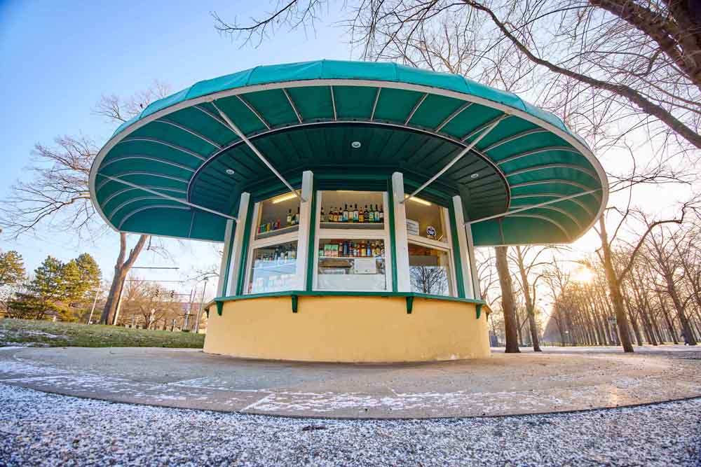 Kiosk zwischen Georgengarten und dem Großen Garten in der Herrenhäuser Straße 1