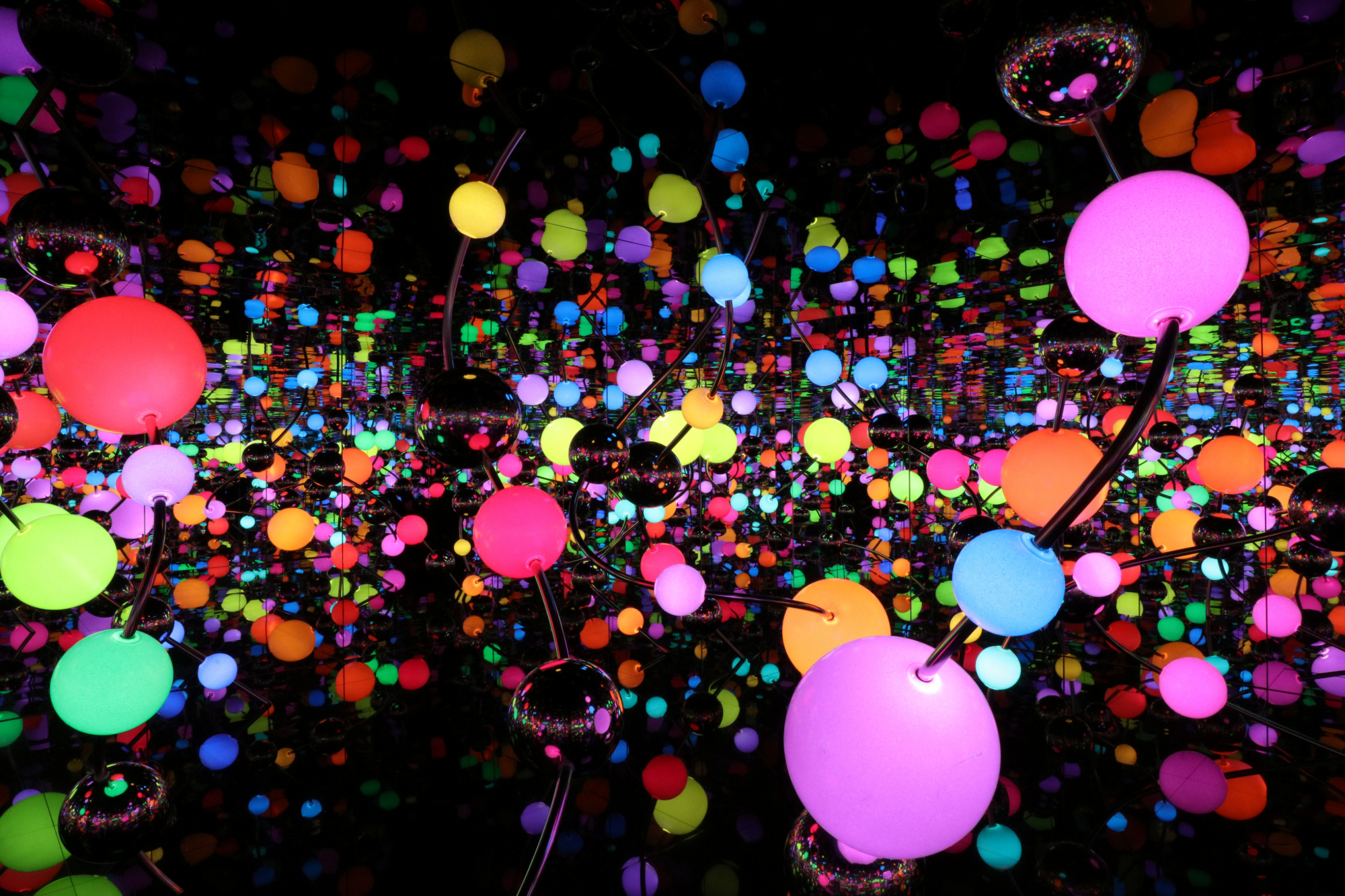 09-YayoiKusama-InfinityMirroredRoom_small