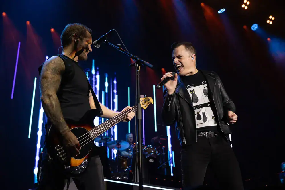 03_OVoQfeat.MarcMartel_Credit_CrystalK.Martel_Andere-1000x0-c-default