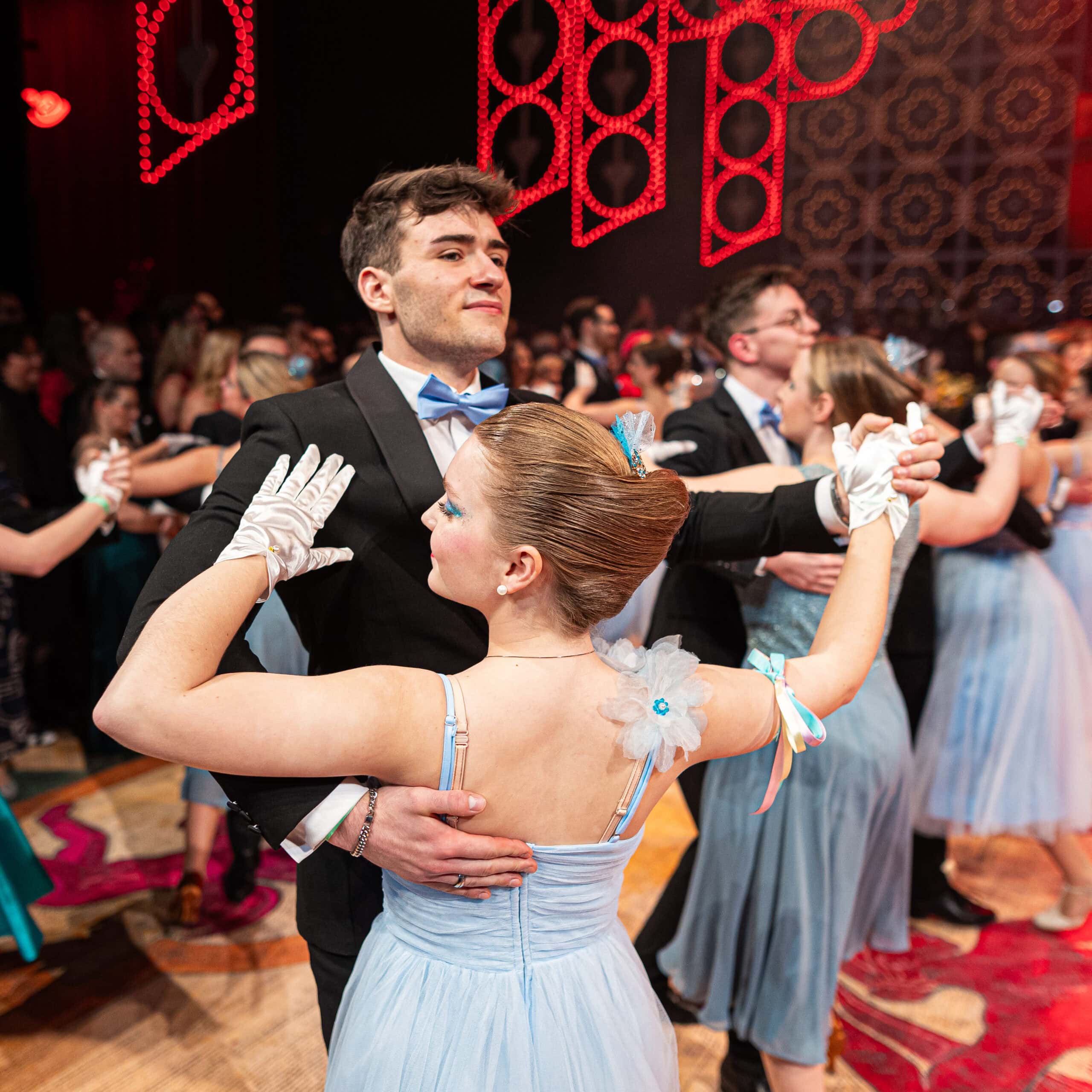 Opernball-2025_-Auswahl-Stadtmarketing_opernball-15-02-2025-foto-moritzfrankenberg-085-scaled-1