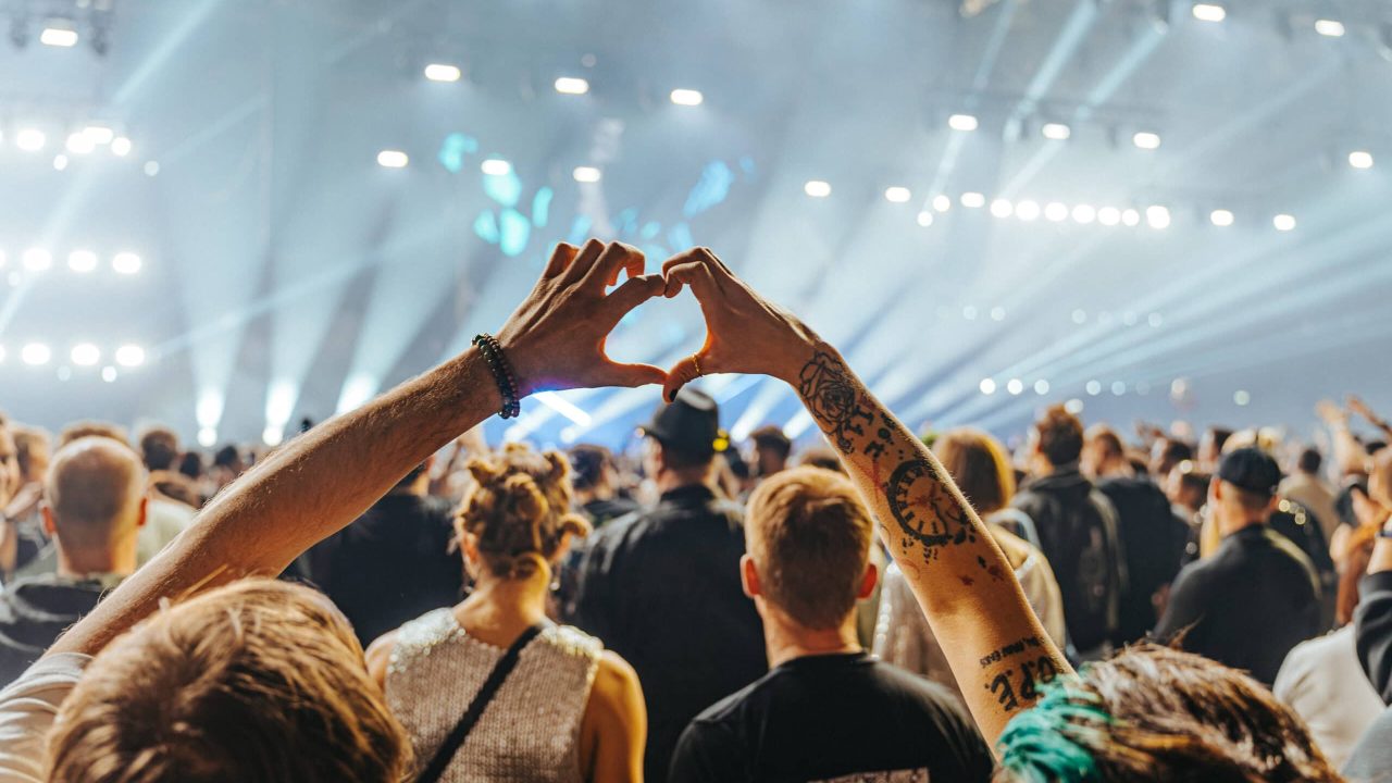 FAIRGROUND-FESTIVAL_Crowd-Heart-scaled-1