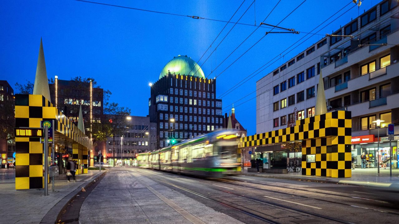 Hannover Living: Busstops Steintor